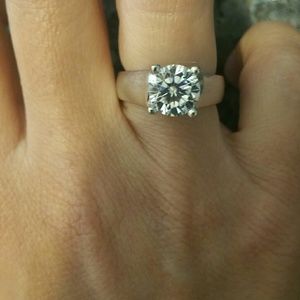 Charles & Colvard 2ct Moissanite ring 14kt gold